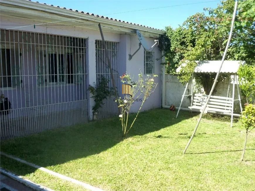 Casa a venda no bairro Ponta Grossa com 3 quartos / 1 suite / 2 banheiros / 2 vagas