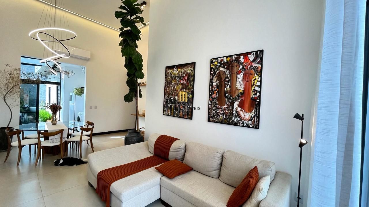 Casa Moderna com Suíte, Hidromassagem, Jardim e 2 Vagas