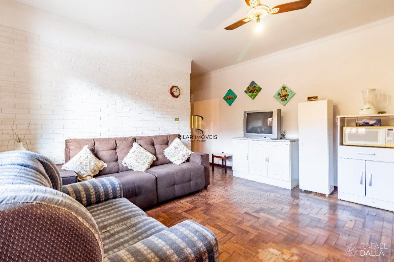 Casa para Venda - 574m², 3 dormitórios, sendo 2 suites, 8 vagas - Jardim Planalto