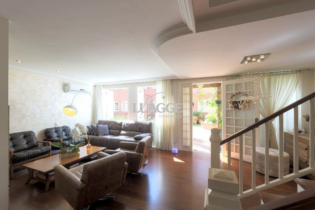 Casa de Condomínio à venda com 3 quartos, 195m² - Foto 2