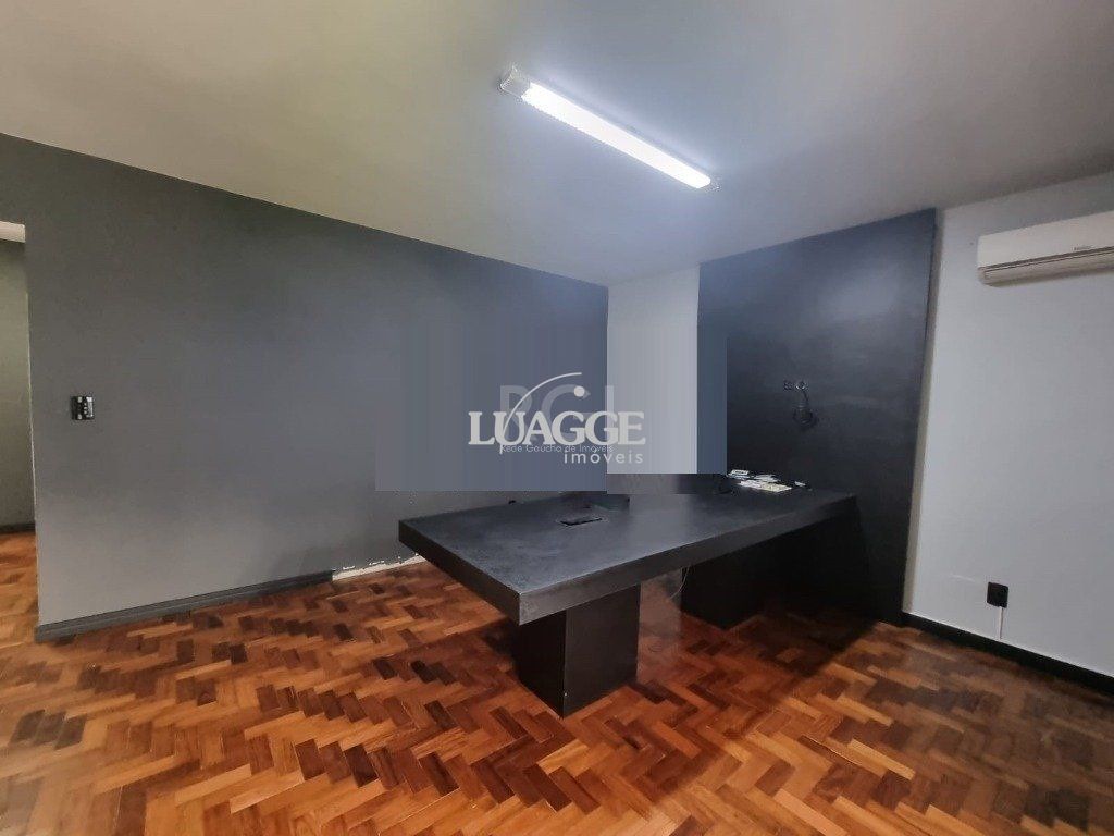 Casa à venda com 4 quartos, 302m² - Foto 7