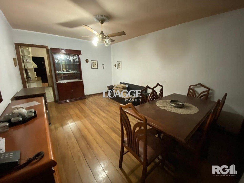 Casa à venda com 3 quartos, 196m² - Foto 2
