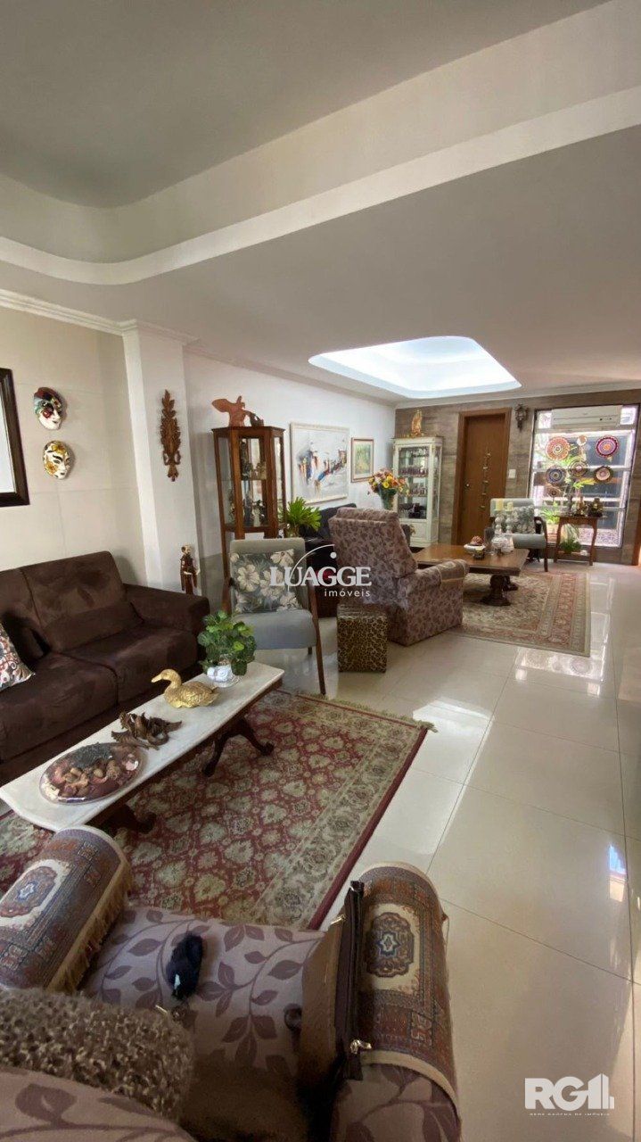 Casa à venda com 3 quartos, 182m² - Foto 4