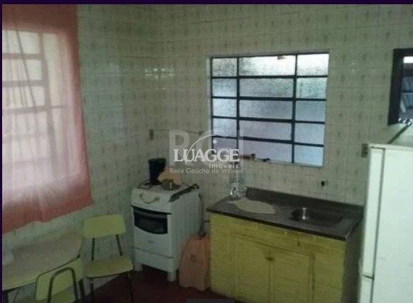 Casa à venda com 3 quartos, 77m² - Foto 4