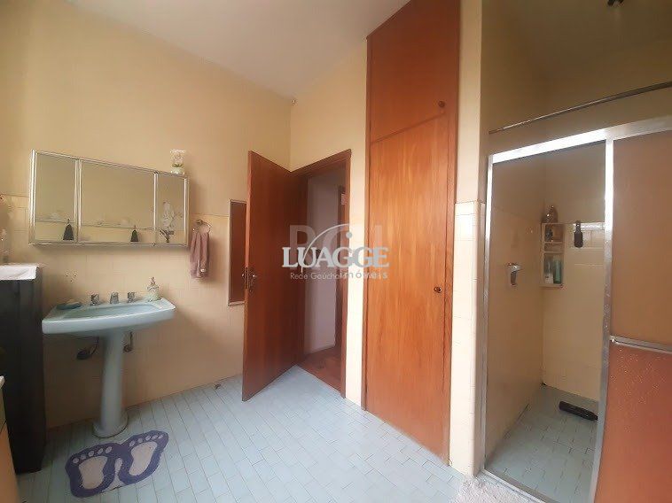 Casa à venda com 3 quartos, 244m² - Foto 7