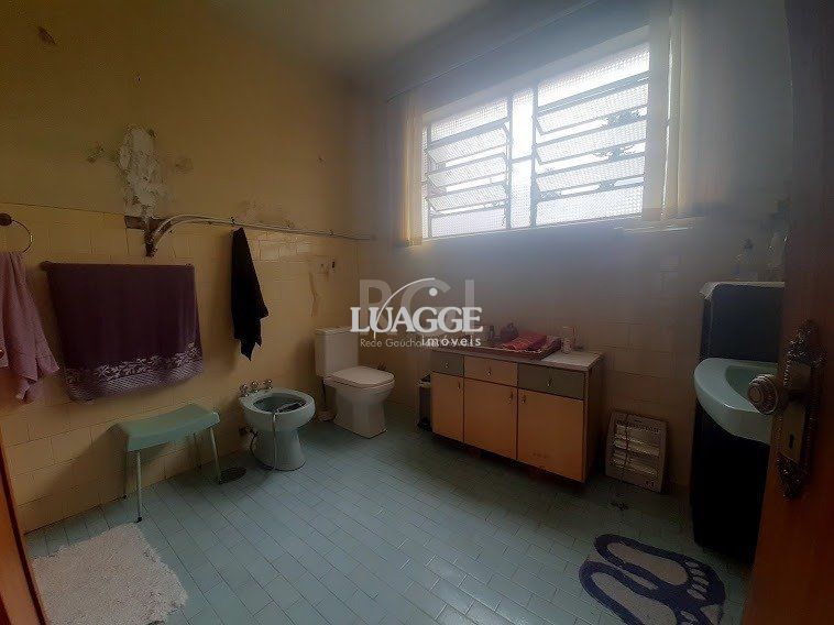 Casa à venda com 3 quartos, 244m² - Foto 6