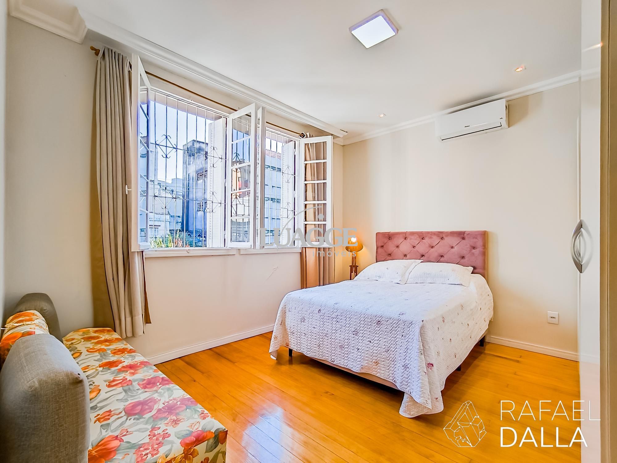 Casa à venda com 4 quartos, 210m² - Foto 35