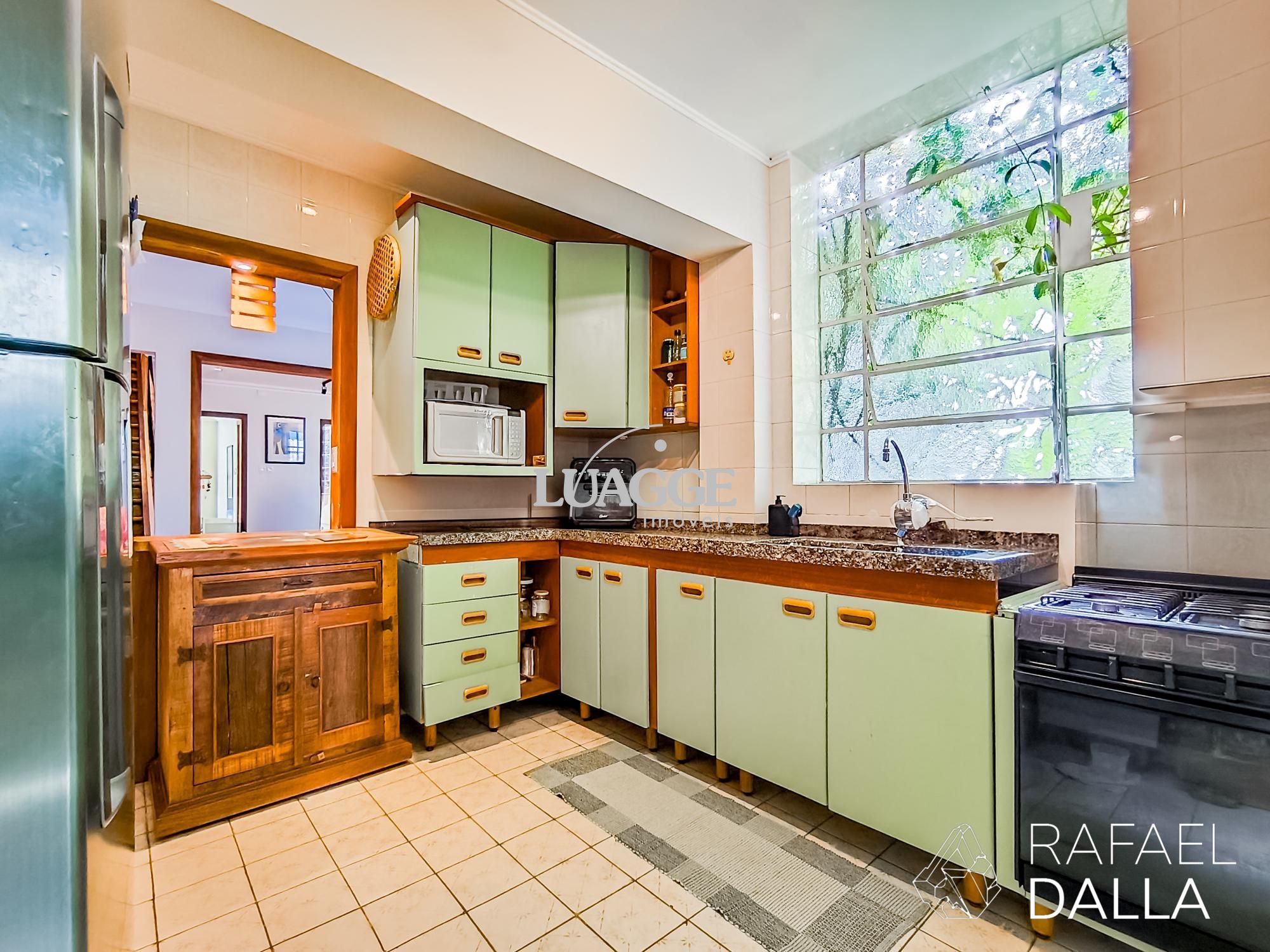 Casa à venda com 4 quartos, 210m² - Foto 15
