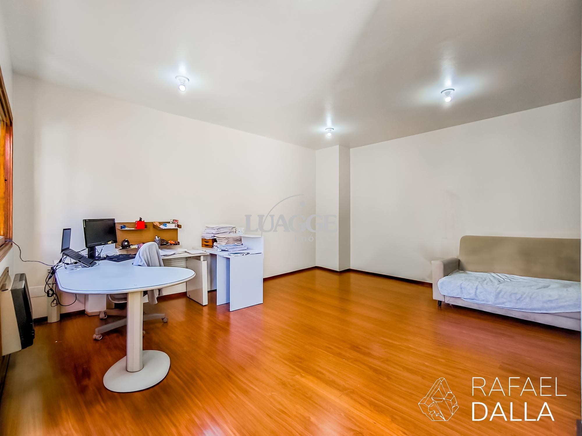 Casa à venda com 4 quartos, 210m² - Foto 25