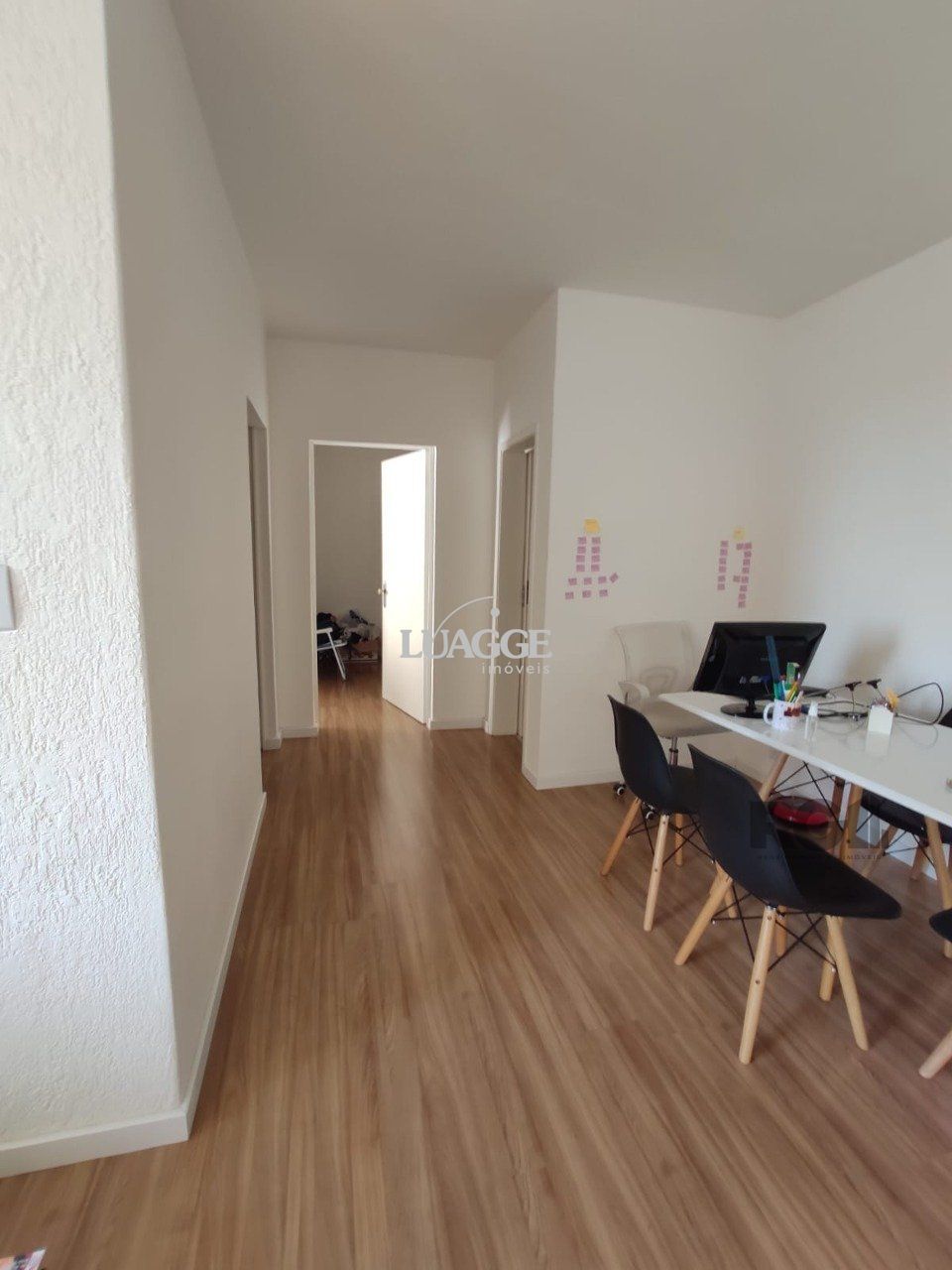 Apartamento à venda com 2 quartos, 64m² - Foto 2