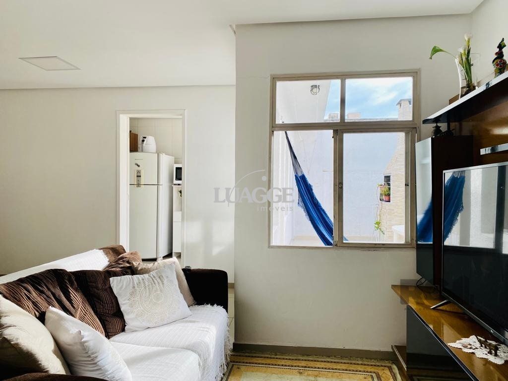 Apartamento à venda com 2 quartos, 138m² - Foto 3