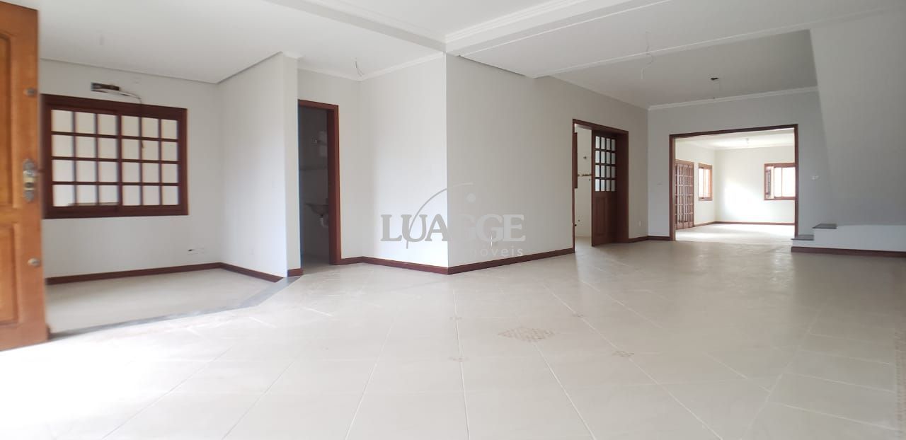 Casa à venda com 4 quartos, 380m² - Foto 1