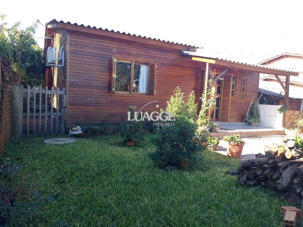 Casa à venda com 2 quartos, 72m² - Foto 1