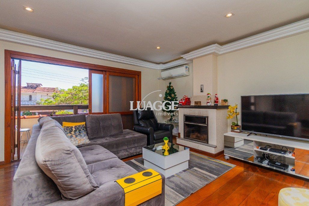 Casa à venda com 4 quartos, 215m² - Foto 6