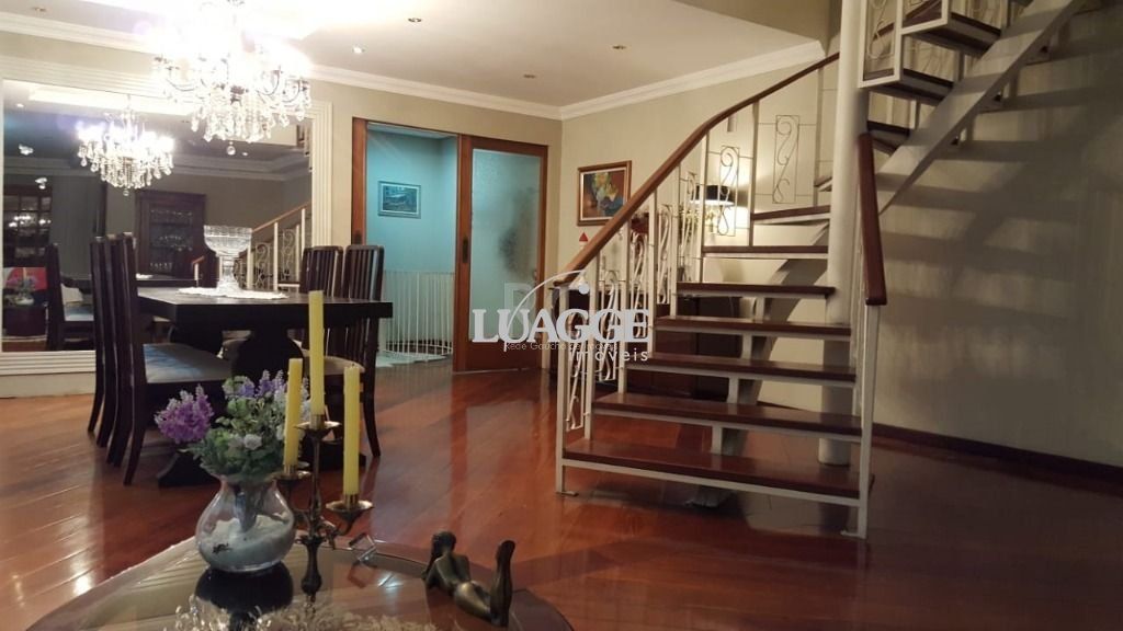 Casa à venda com 4 quartos, 285m² - Foto 3