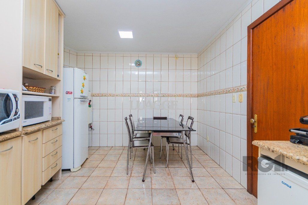 Casa à venda com 4 quartos, 215m² - Foto 11