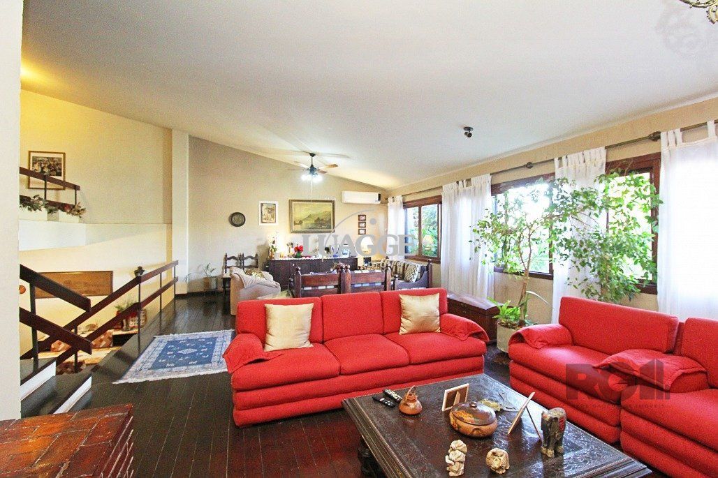 Casa à venda com 3 quartos, 252m² - Foto 4