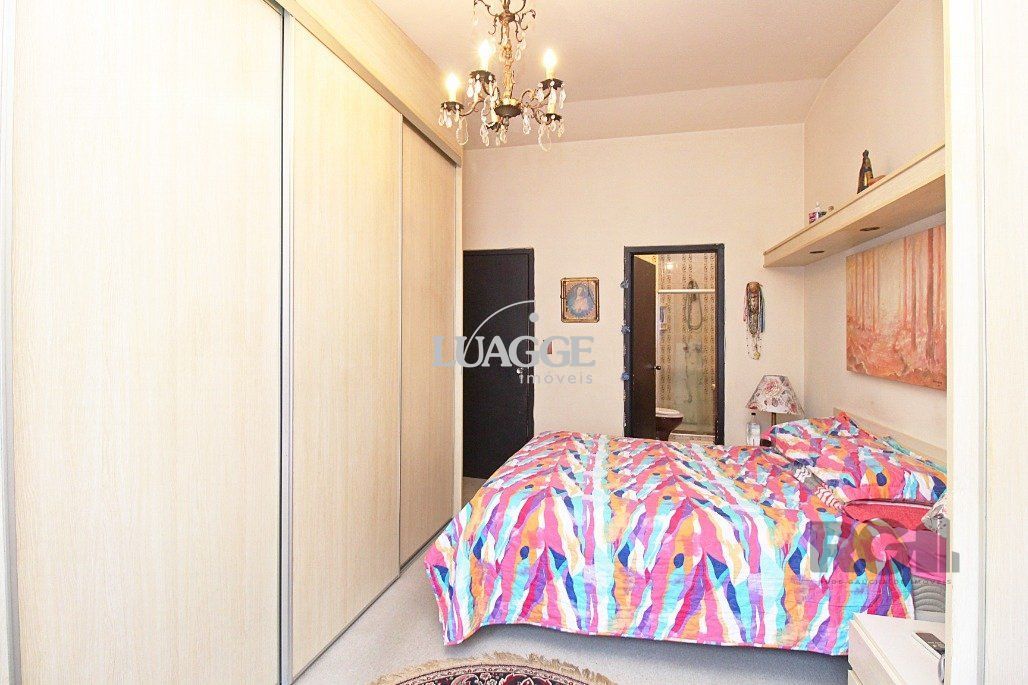 Casa à venda com 3 quartos, 252m² - Foto 10