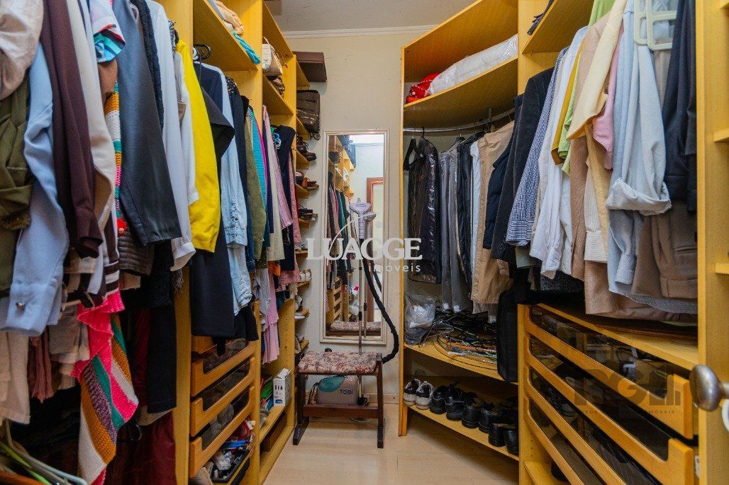 Casa à venda com 4 quartos, 215m² - Foto 18