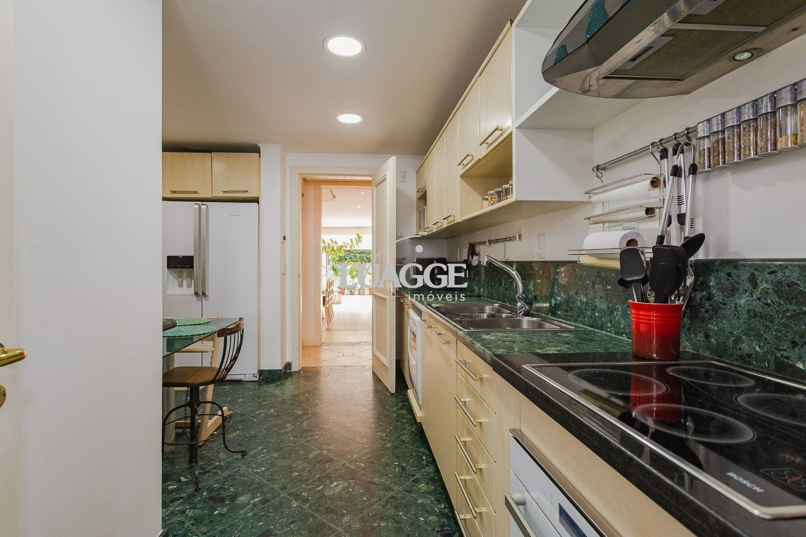 Casa de Condomínio à venda com 3 quartos, 265m² - Foto 10