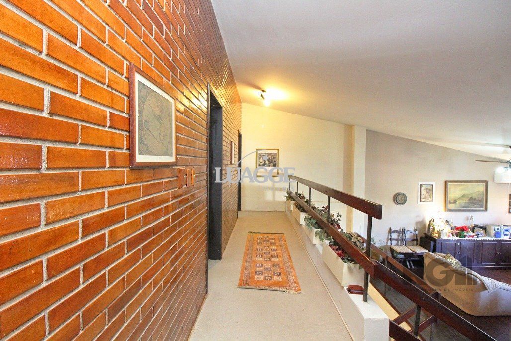 Casa à venda com 3 quartos, 252m² - Foto 8