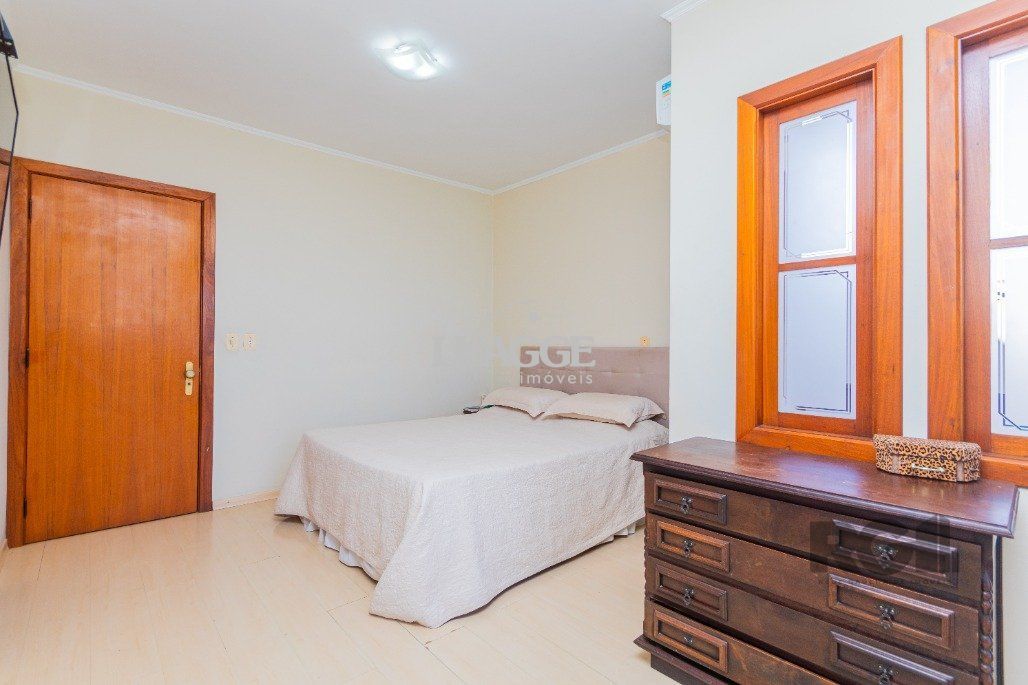 Casa à venda com 4 quartos, 215m² - Foto 30