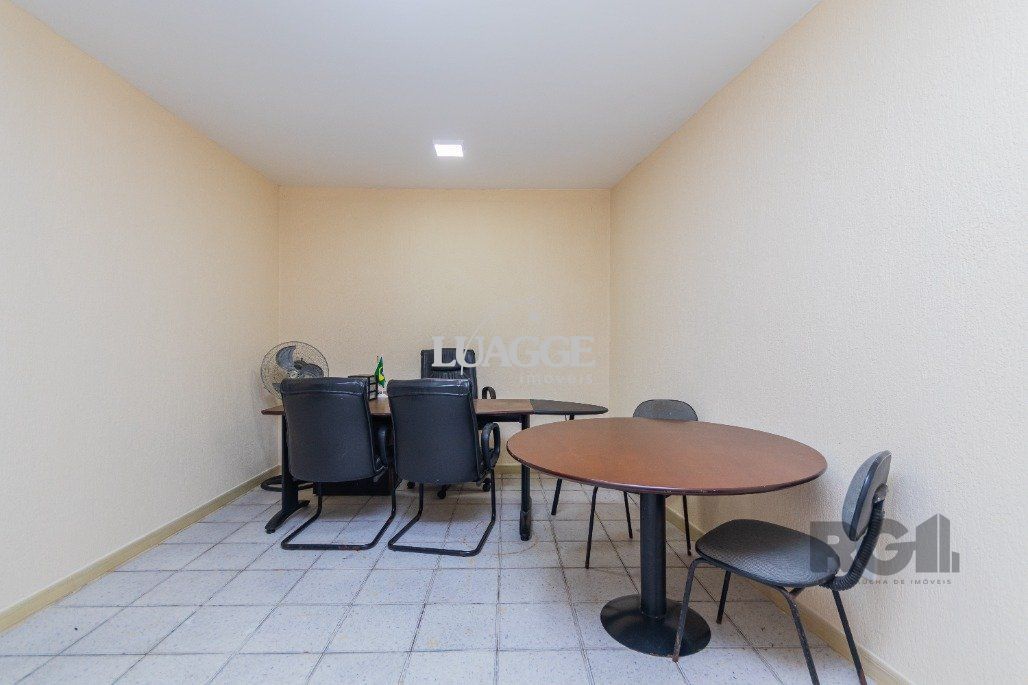 Casa à venda com 4 quartos, 215m² - Foto 28