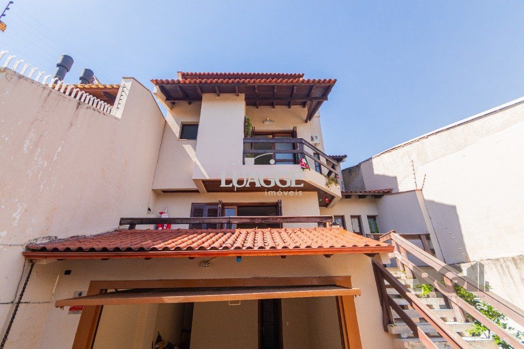 Casa à venda com 4 quartos, 215m² - Foto 2