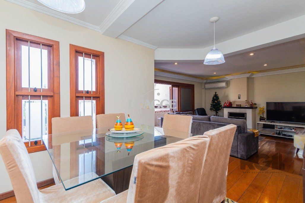 Casa à venda com 4 quartos, 215m² - Foto 7