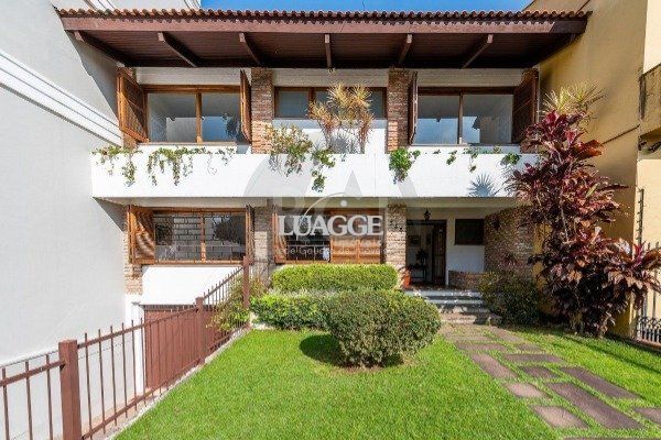 Casa à venda com 4 quartos, 497m² - Foto 1
