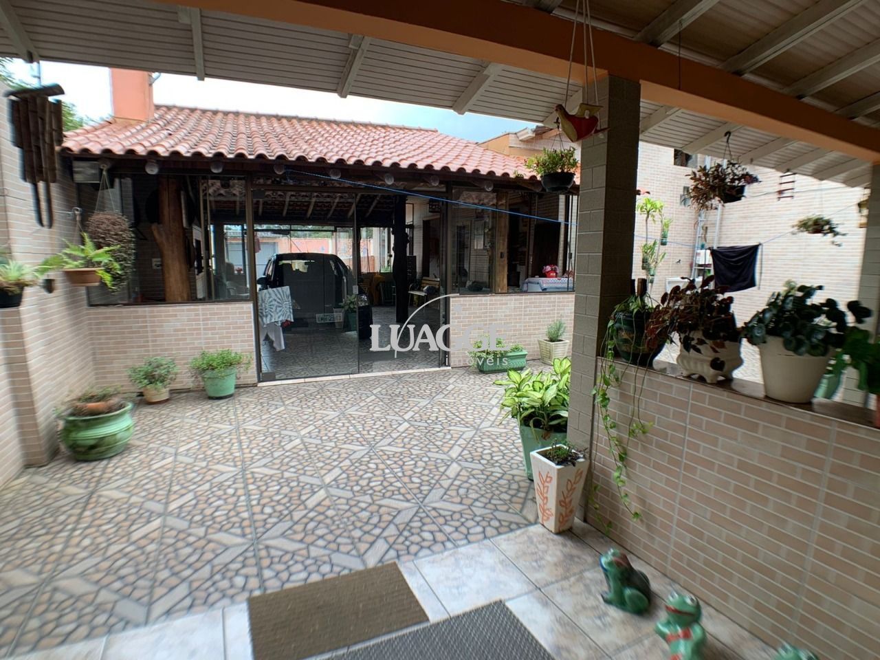 Casa à venda com 3 quartos, 319m² - Foto 8
