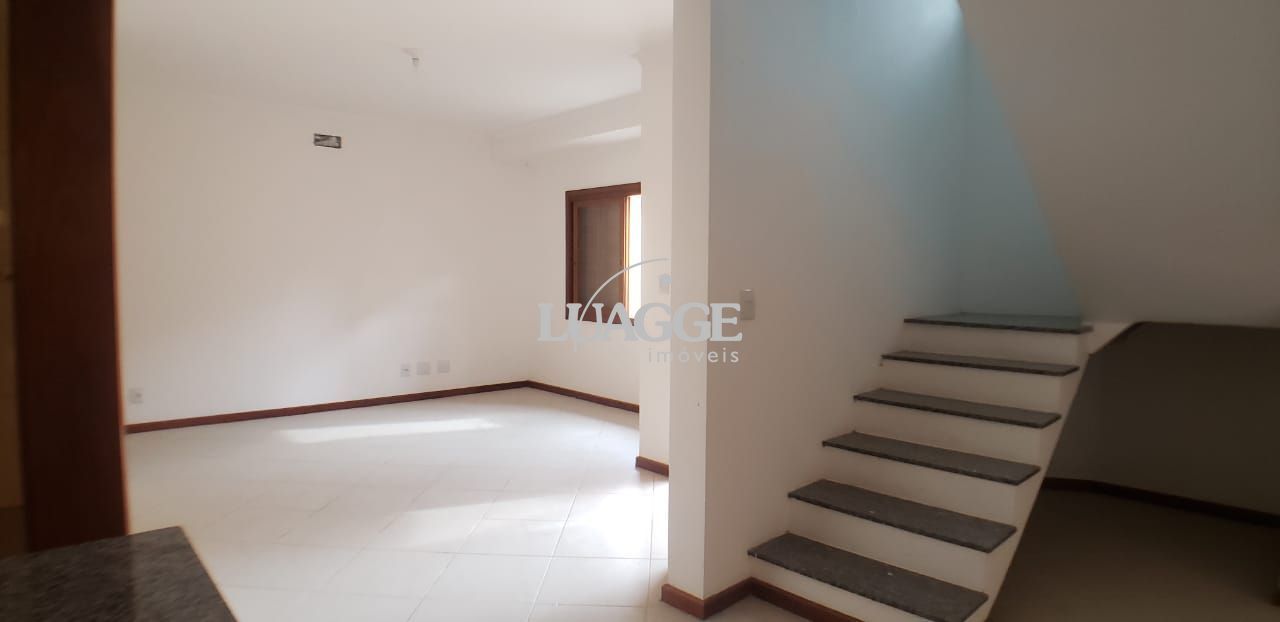 Casa à venda com 2 quartos, 166m² - Foto 2