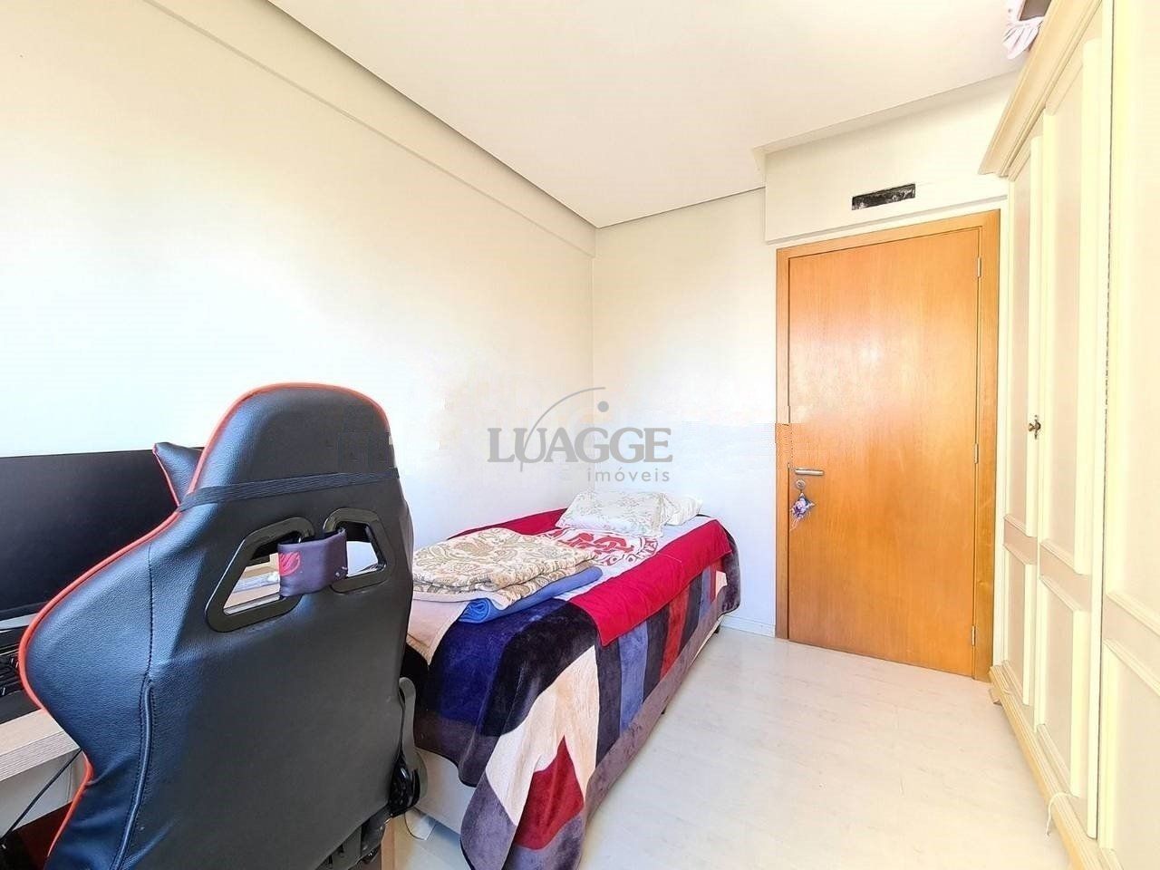 Apartamento à venda com 3 quartos, 211m² - Foto 23