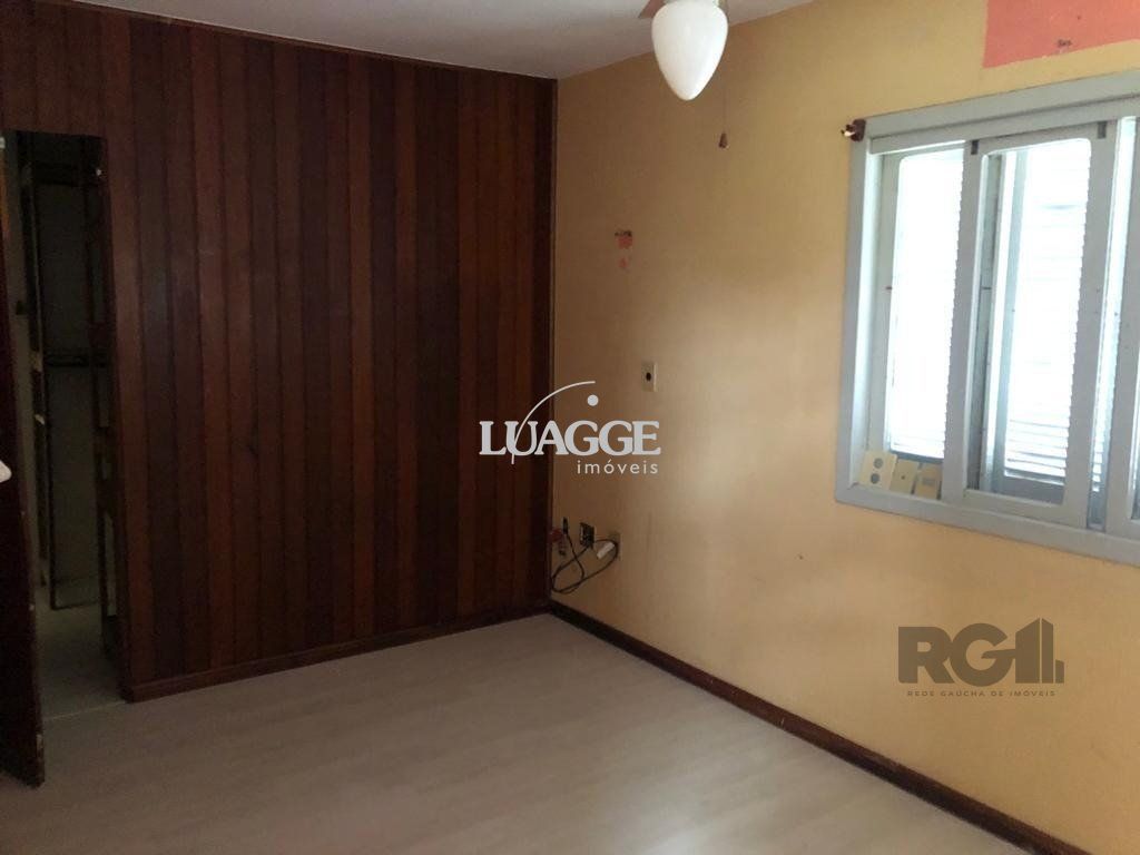 Casa à venda com 3 quartos, 224m² - Foto 9