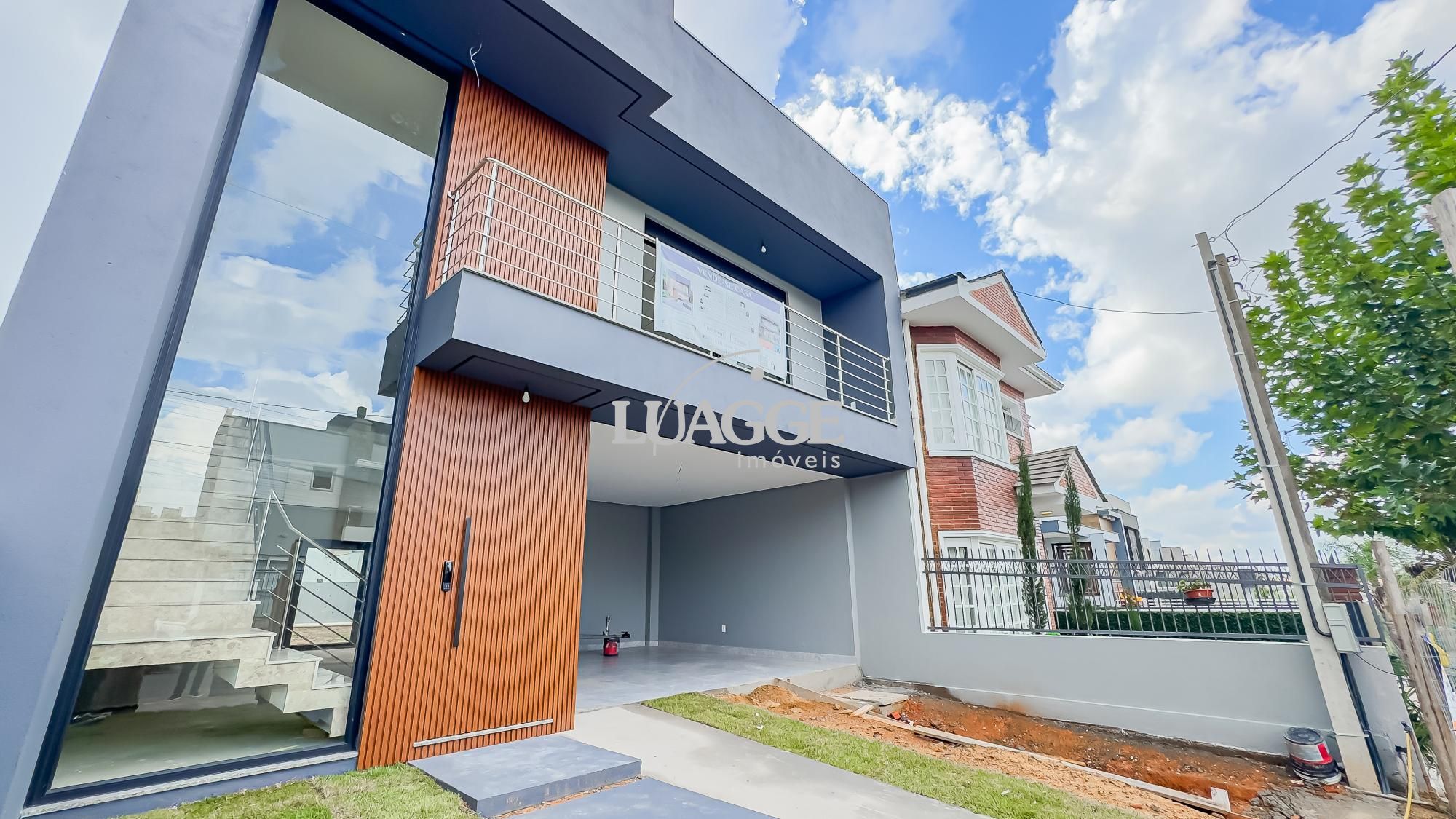 Casa de Condomínio à venda com 3 quartos, 201m² - Foto 1