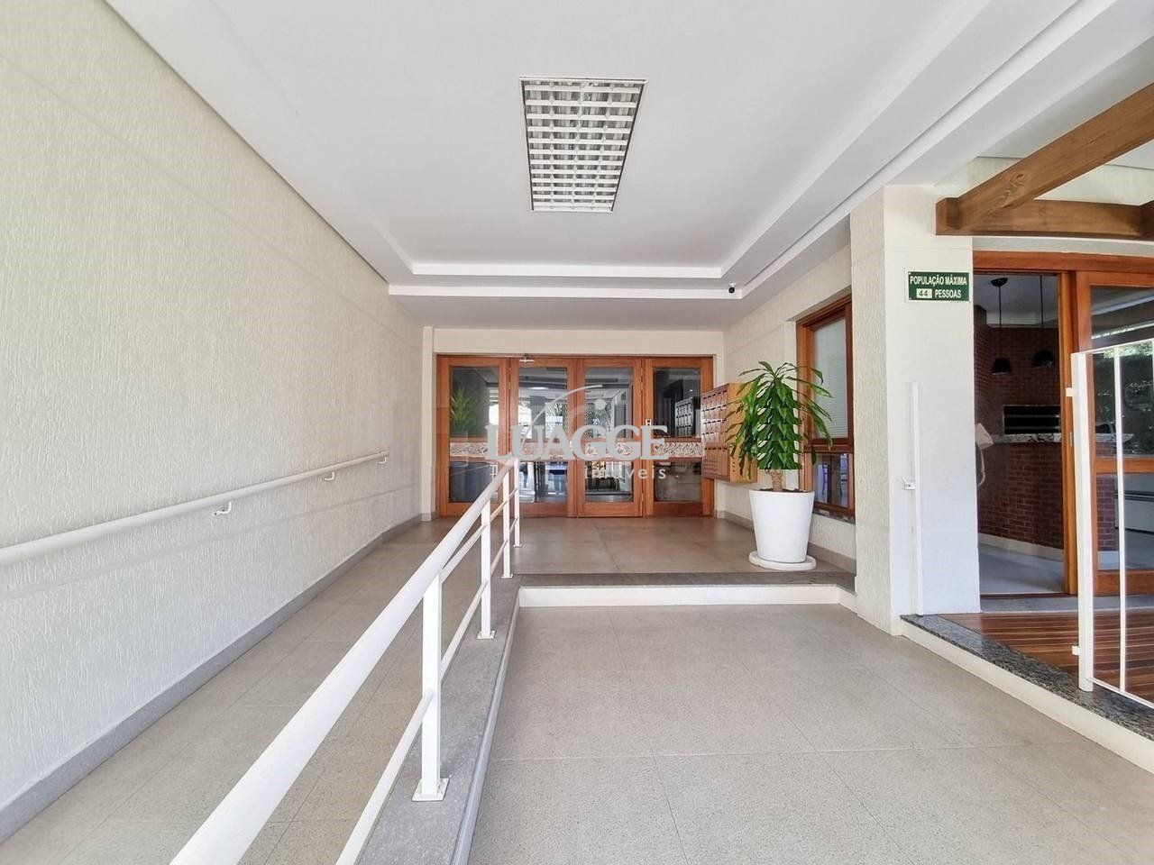 Apartamento à venda com 3 quartos, 211m² - Foto 4