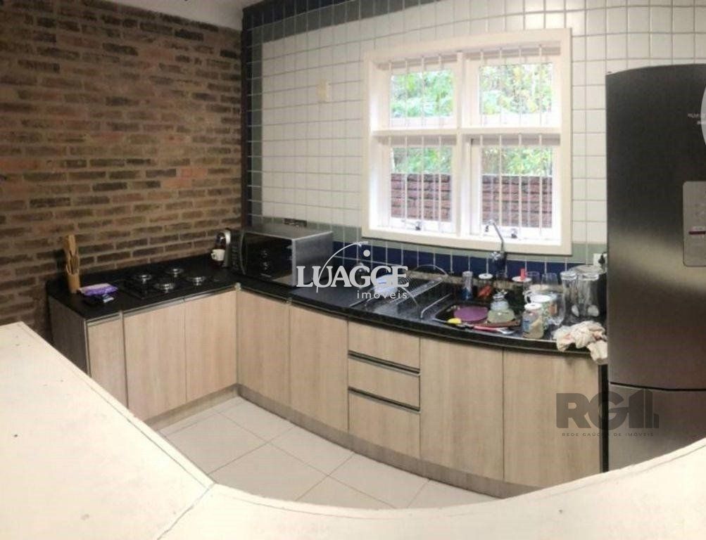 Casa à venda com 2 quartos, 139m² - Foto 3