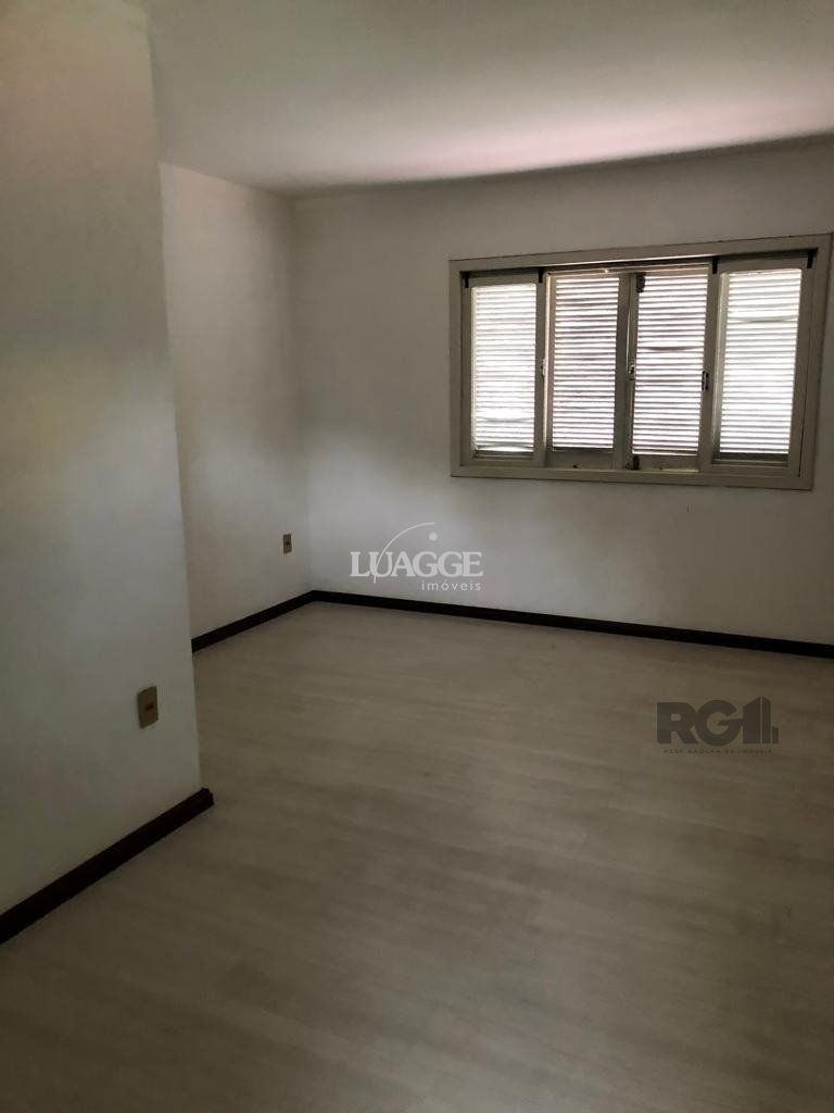 Casa à venda com 3 quartos, 224m² - Foto 7