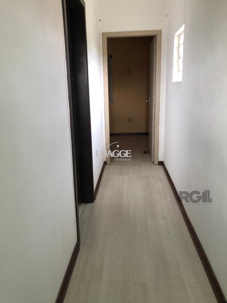 Casa à venda com 3 quartos, 224m² - Foto 8