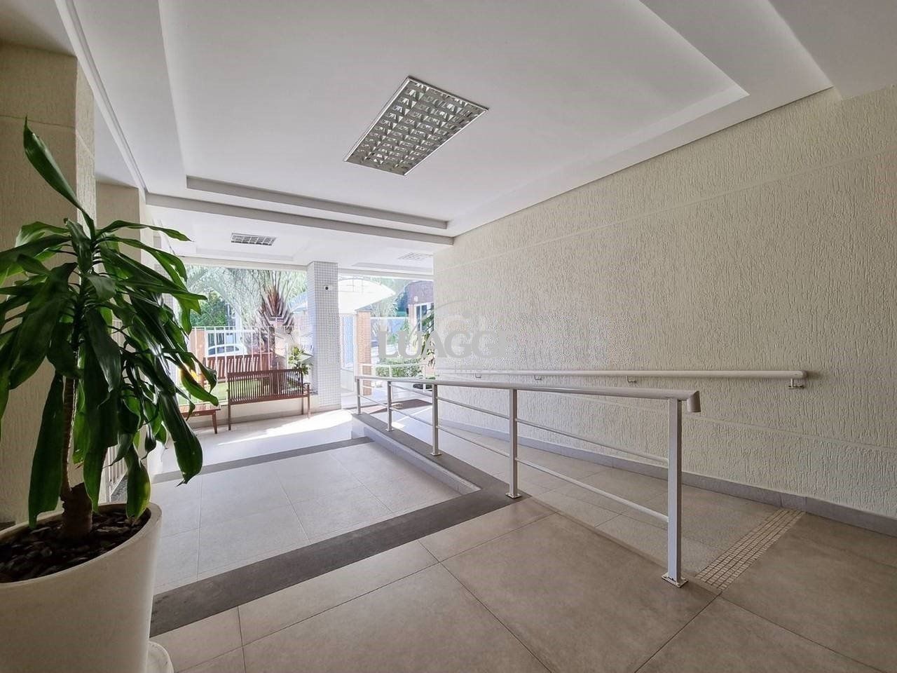 Apartamento à venda com 3 quartos, 211m² - Foto 3