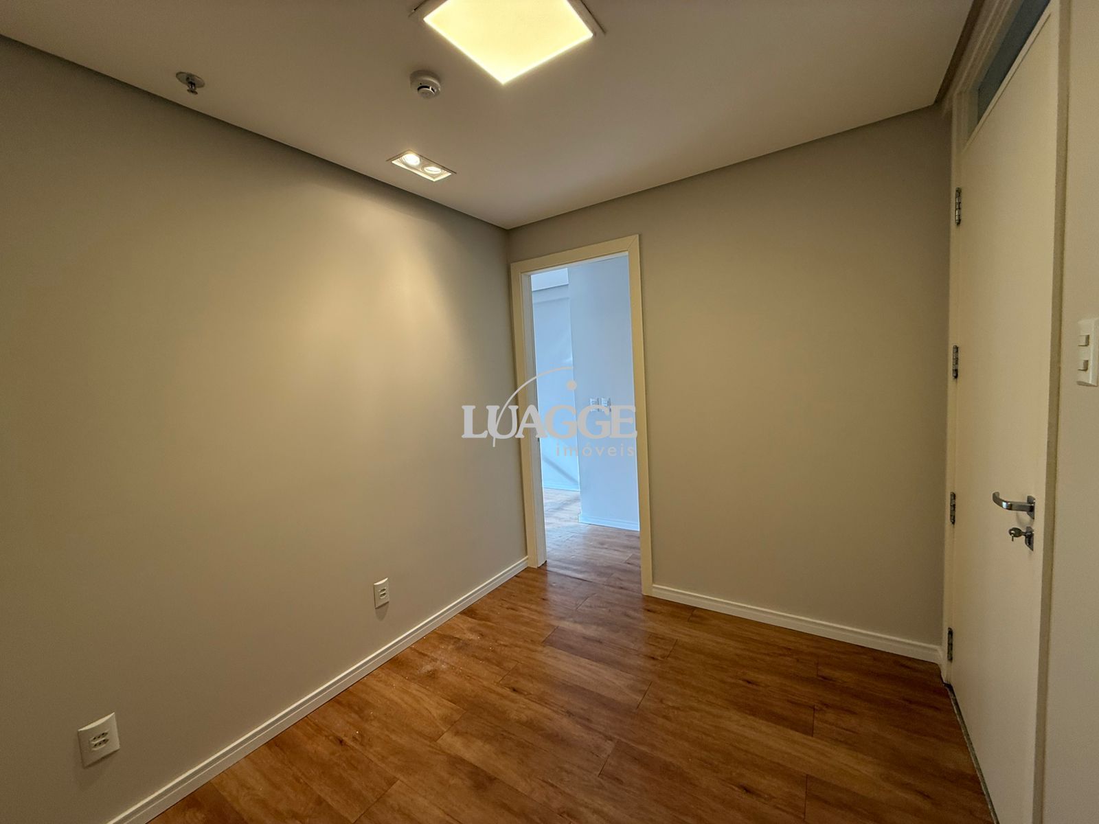 Conjunto Comercial-Sala à venda com 2 quartos, 32m² - Foto 9