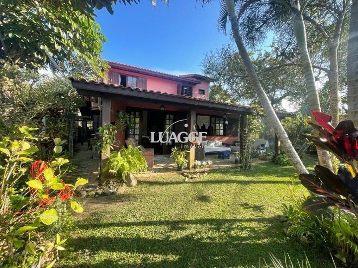 Casa à venda com 3 quartos, 147m² - Foto 1