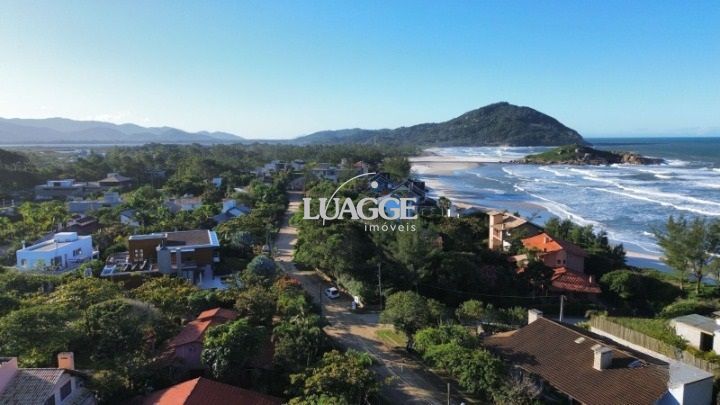 Casa à venda com 3 quartos, 147m² - Foto 14