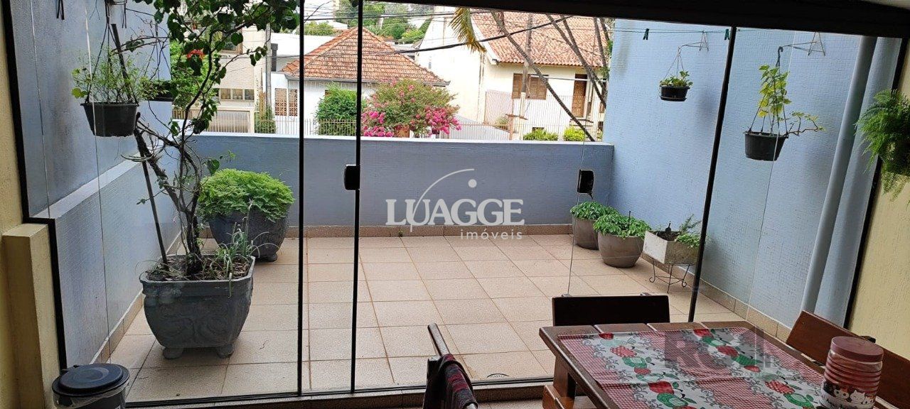 Apartamento à venda com 3 quartos, 134m² - Foto 1