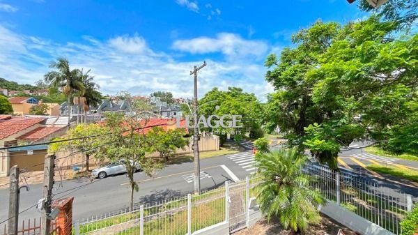 Casa à venda com 3 quartos, 205m² - Foto 3