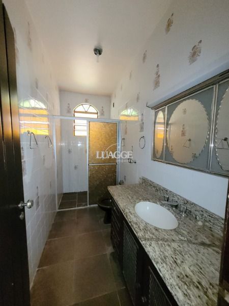 Casa à venda com 4 quartos, 272m² - Foto 9