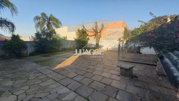 Casa à venda com 4 quartos, 272m² - Foto 18