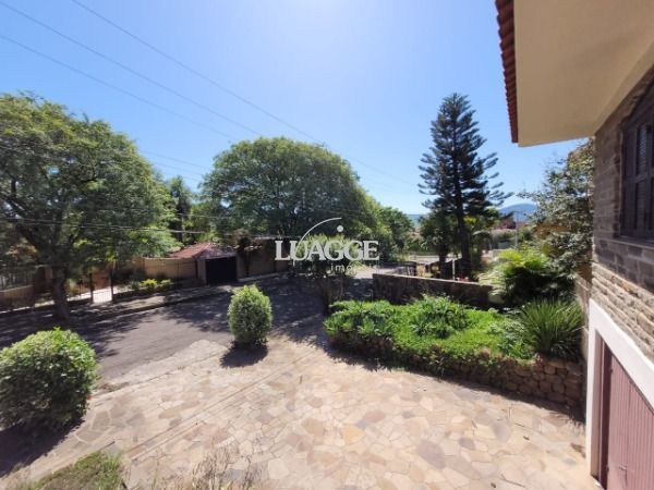 Casa à venda com 4 quartos, 272m² - Foto 3