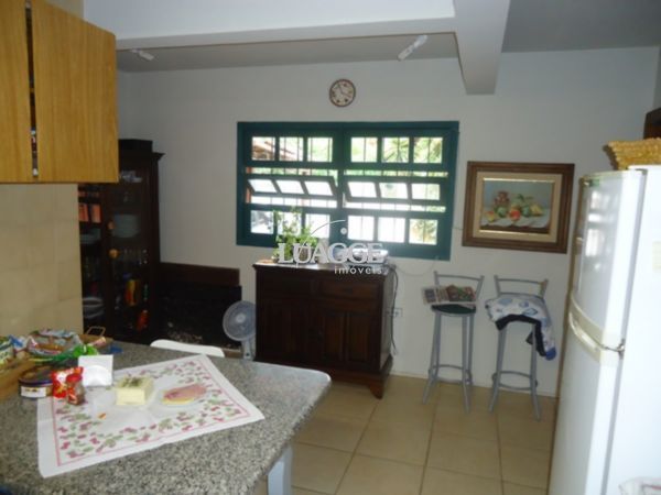 Casa à venda com 3 quartos, 253m² - Foto 14
