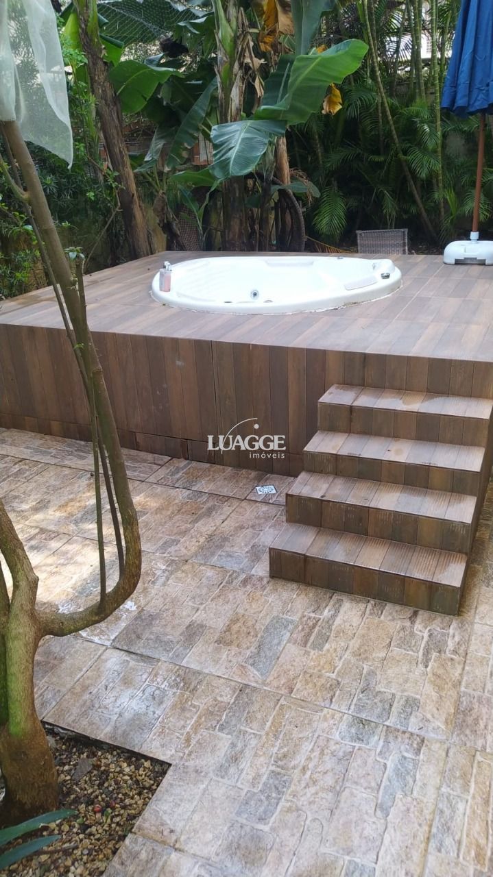 Casa à venda com 4 quartos, 219m² - Foto 15